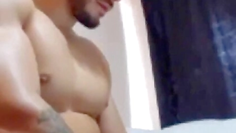 Sexy cutie has sex in alad ying and mouth