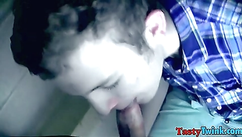 Hot hara kristofaser tyra off